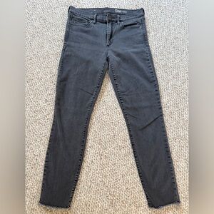 GAP Women's Dark Gray/Faded Black Skinny Jeans